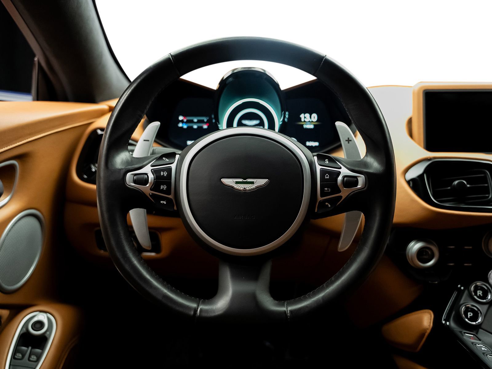 Used 2020 Aston Martin V8 Vantage Coupe RWD image 4