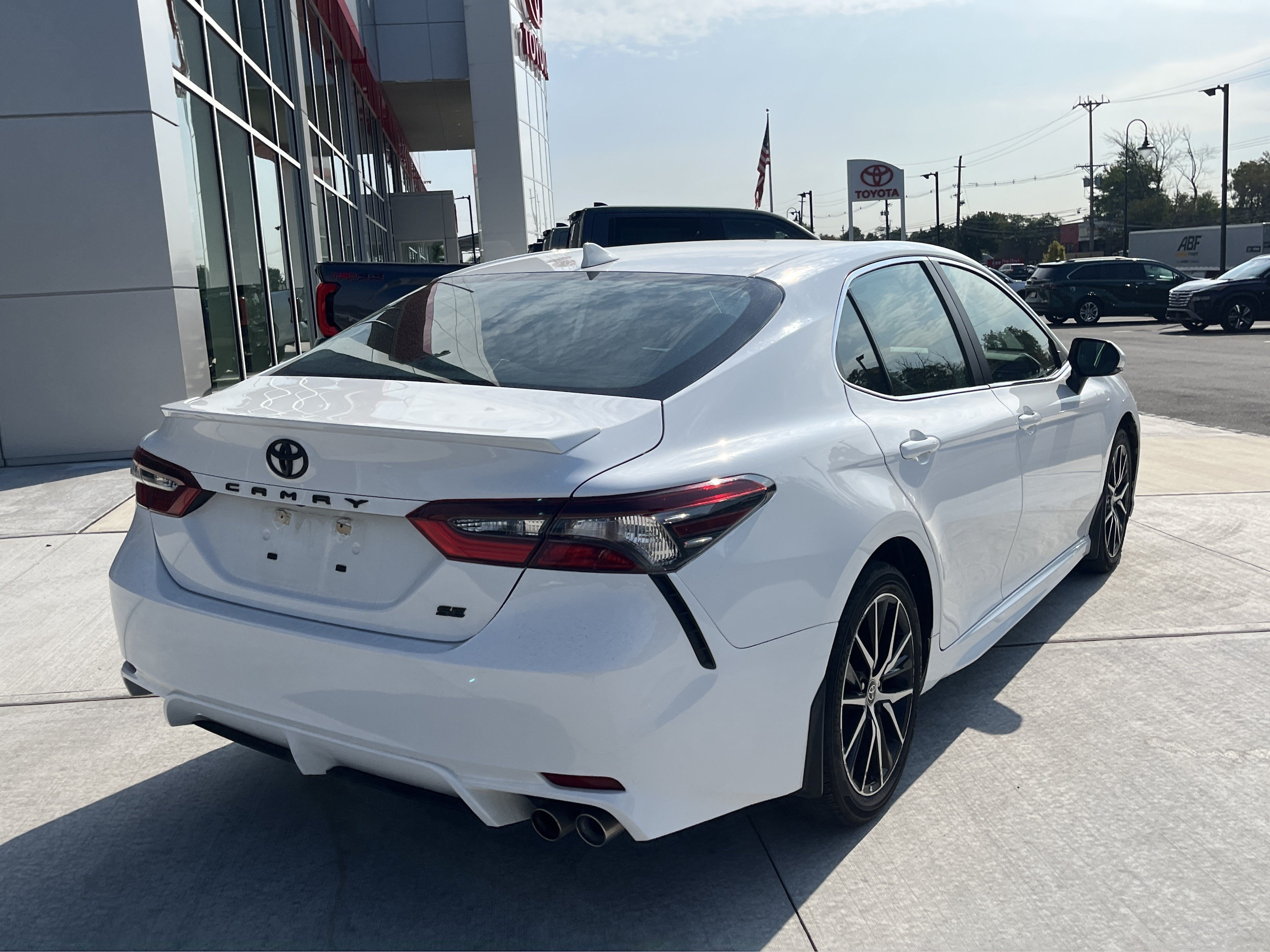 Certified 2024 Toyota Camry SE w/ Cold Weather Package FWD image 3