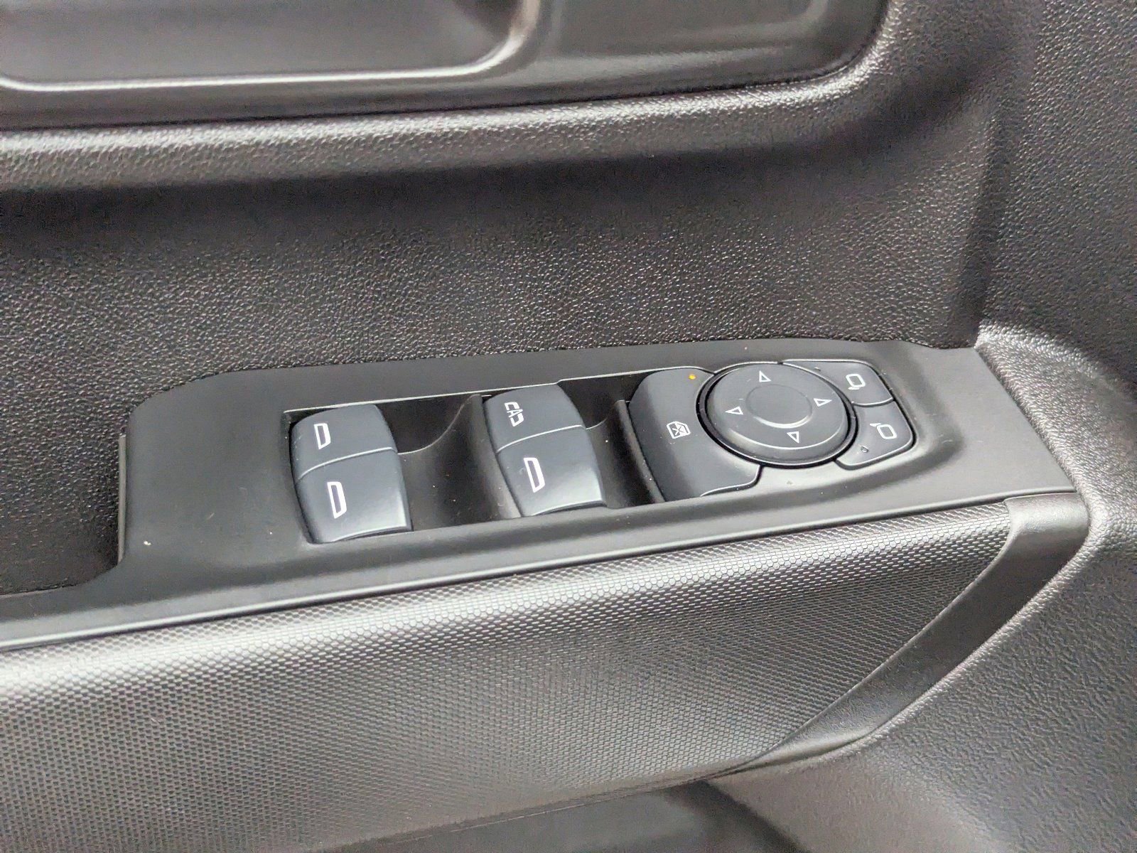 Used 2025 Chevrolet Silverado 2500 Custom w/ Custom Convenience Package image 25