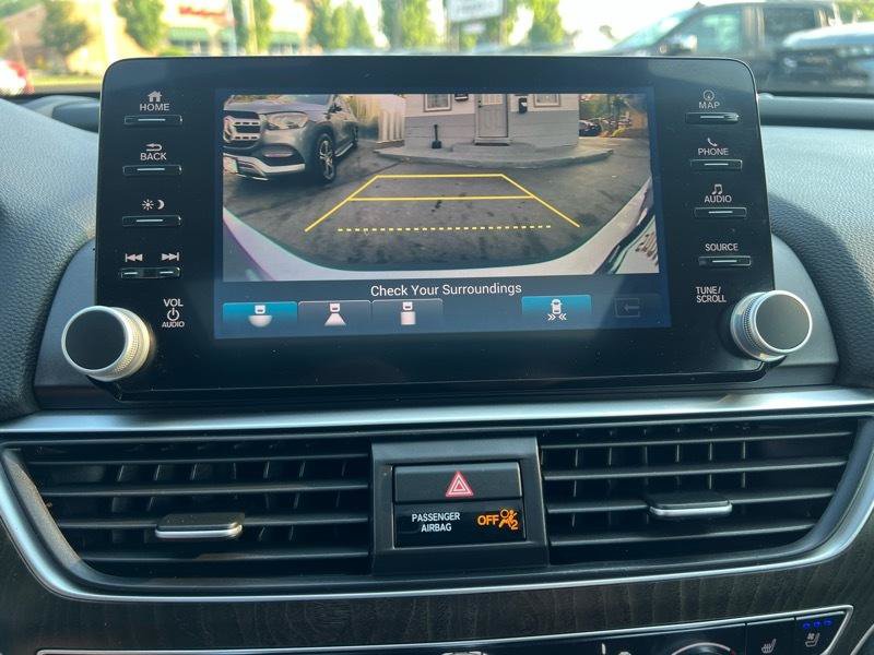 Used 2018 Honda Accord Touring image 16