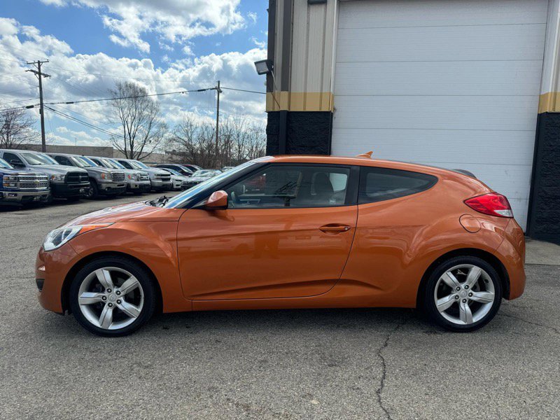 Used 2015 Hyundai Veloster image 2