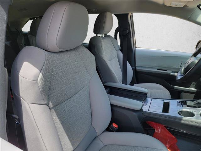 Used 2026 Toyota Sienna LE FWD image 12