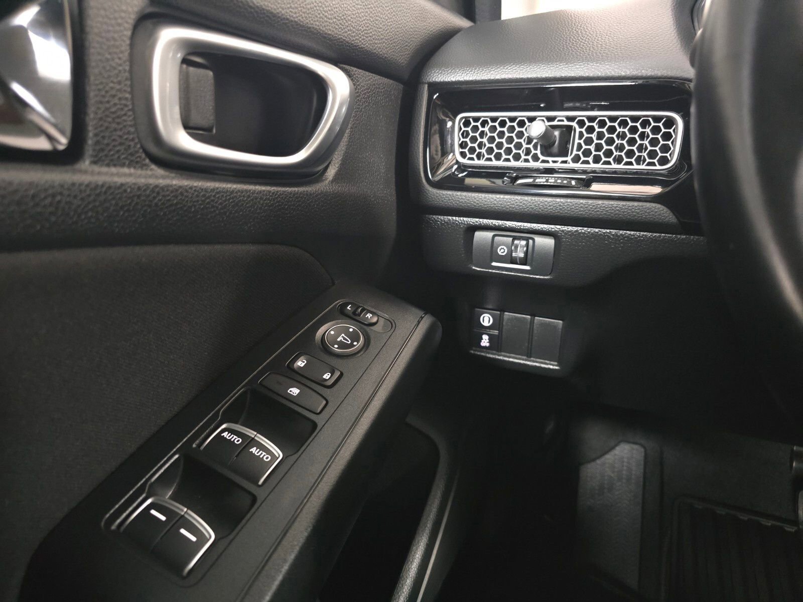 Used 2023 Honda Civic EX image 35