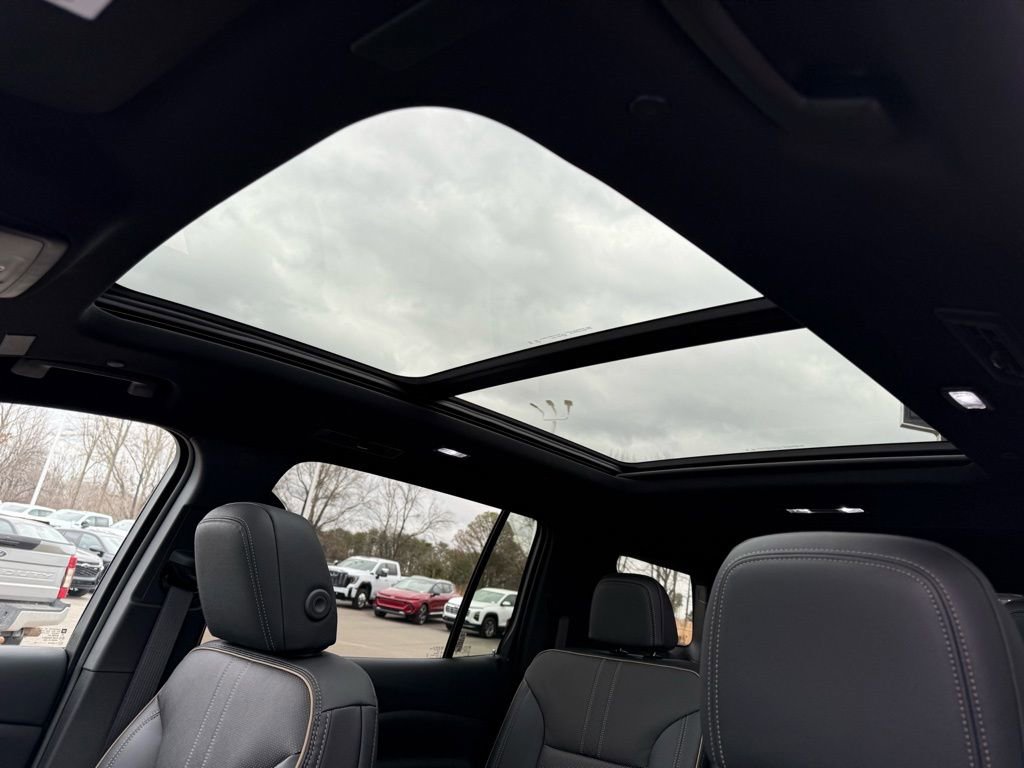 New 2026 Chevrolet Traverse High Country image 10