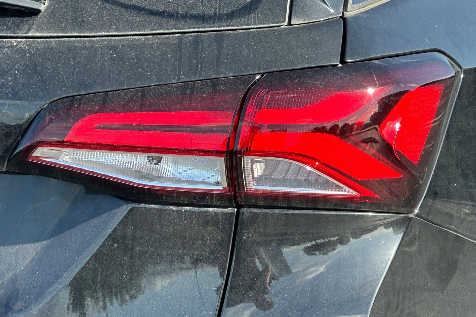 Used 2023 Chevrolet Equinox RS FWD image 48