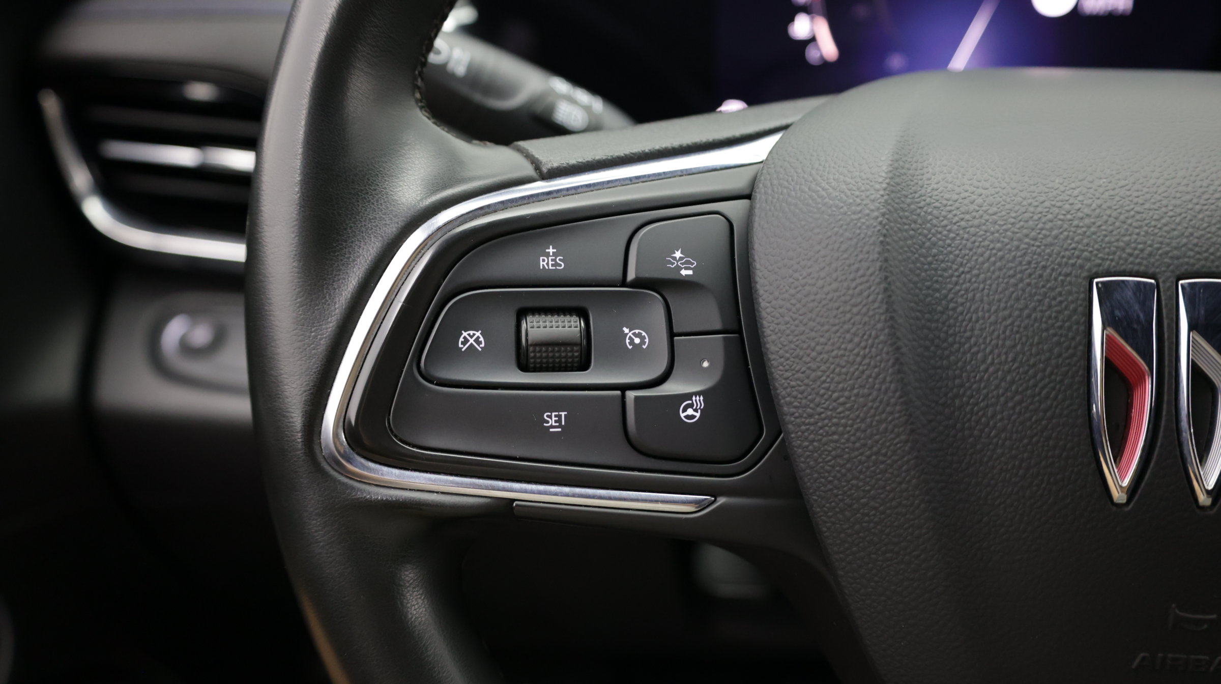 Used 2025 Buick Envista Sport Touring w/ Convenience I Package FWD image 22