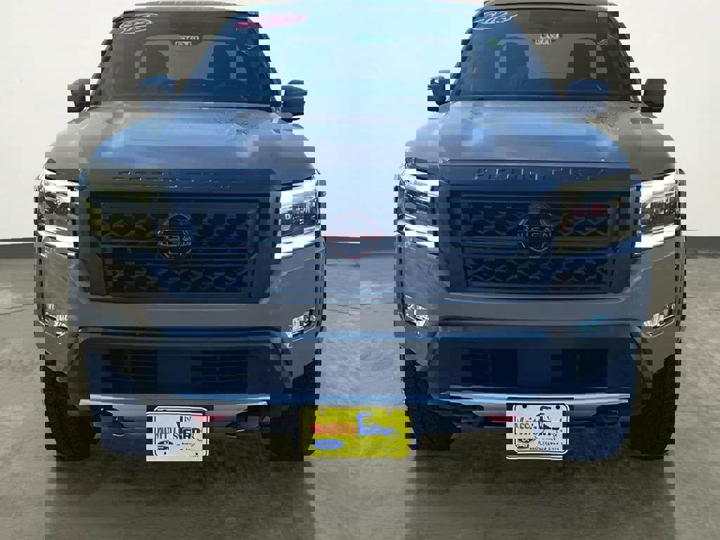 Used 2023 Nissan Frontier PRO-4X w/ Pro Convenience Package image 2