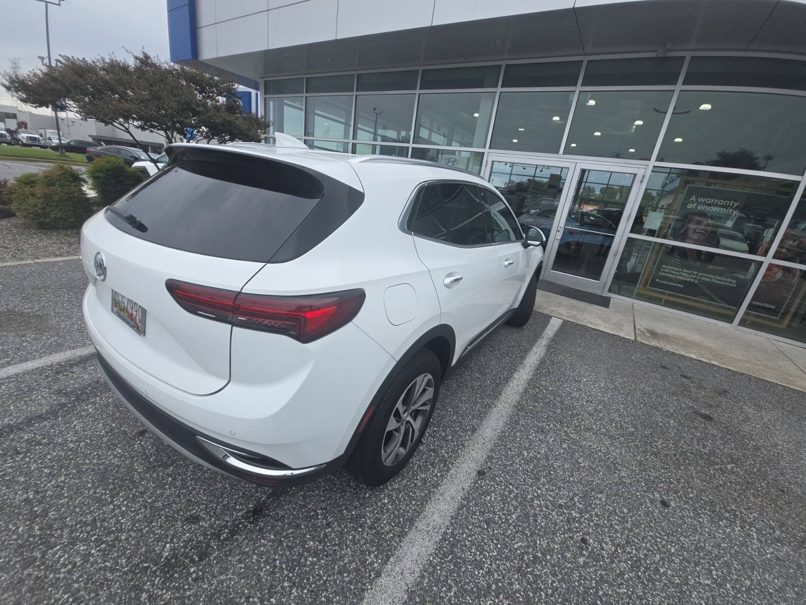 Used 2023 Buick Envision Essence AWD/4WD image 3