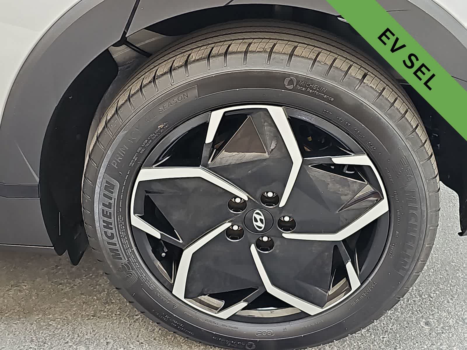 Certified 2024 Hyundai Ioniq 5 SEL RWD image 12