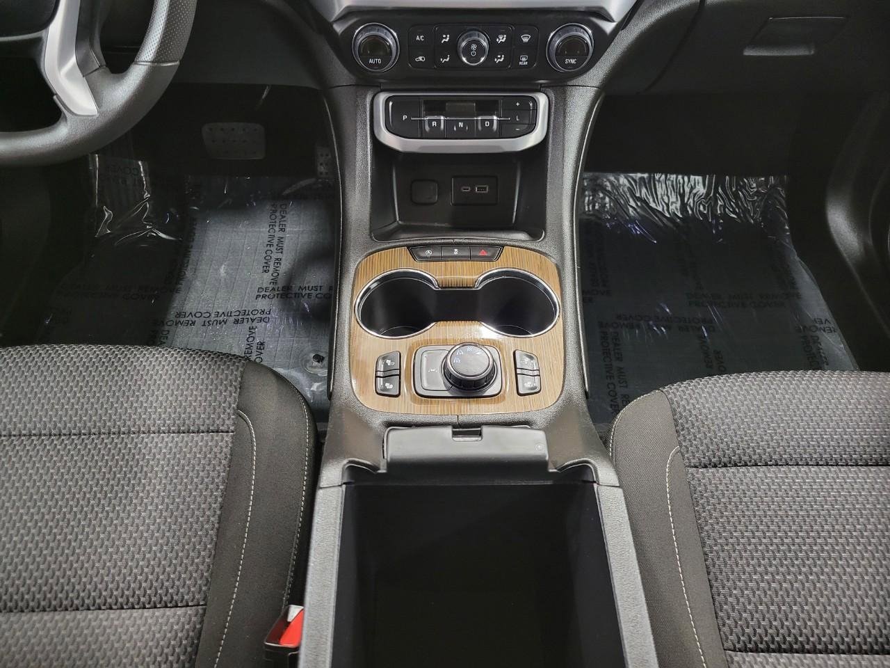 Used 2023 GMC Acadia SLE w/ Driver Convenience Package image 17