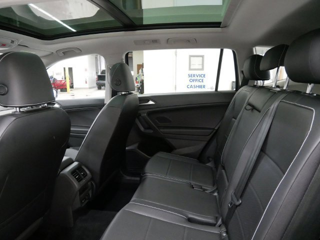 Used 2021 Volkswagen Tiguan SEL AWD/4WD image 9