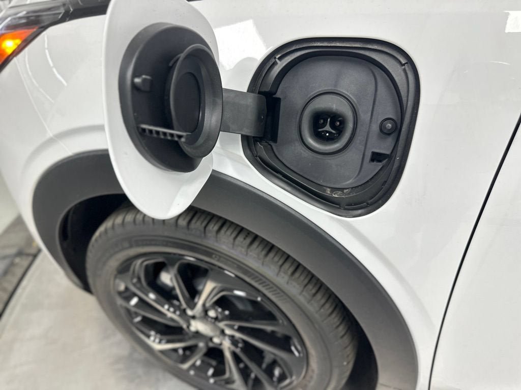 New 2027 Chevrolet Bolt RS FWD image 27