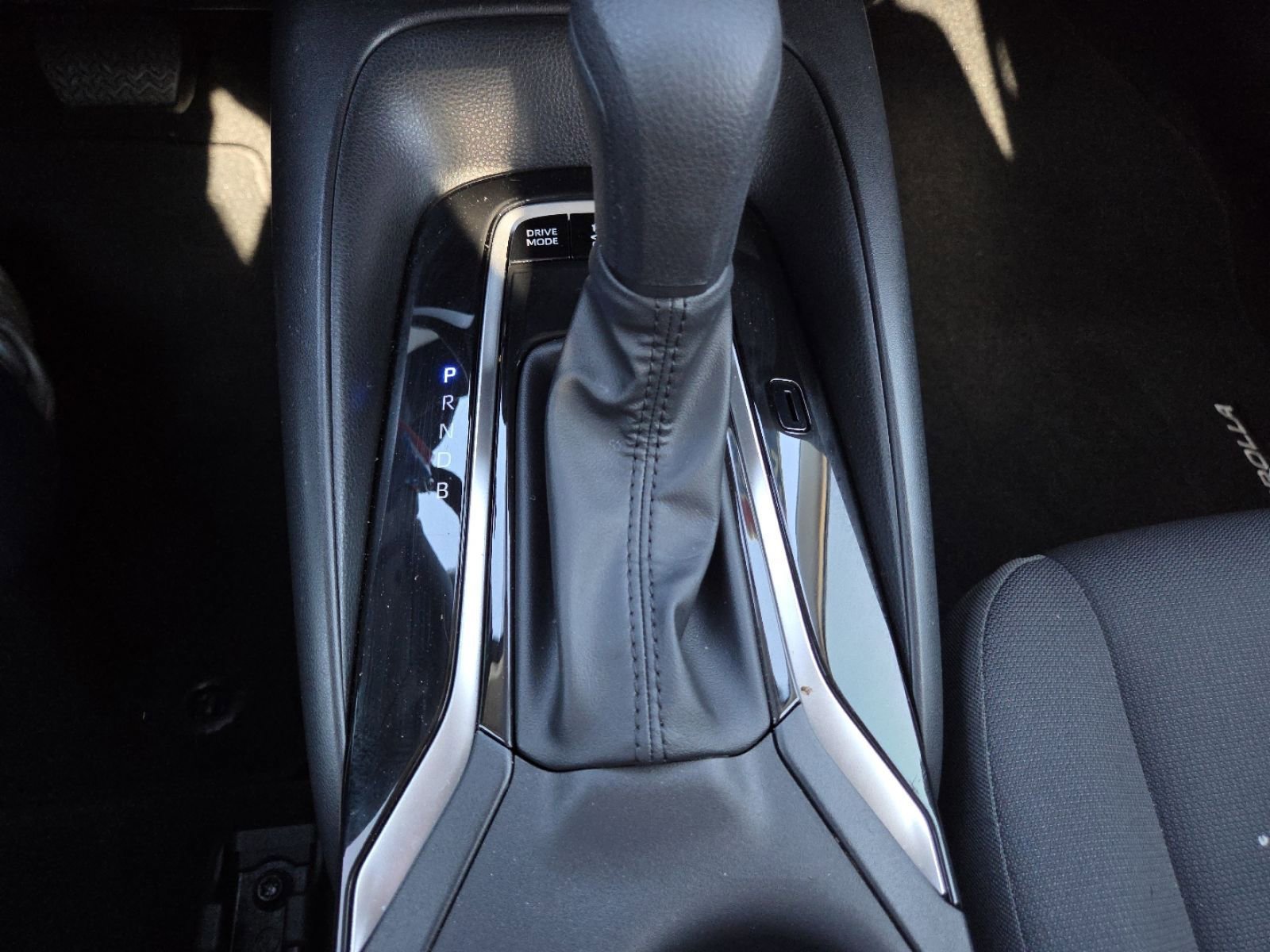 Used 2023 Toyota Corolla LE image 31