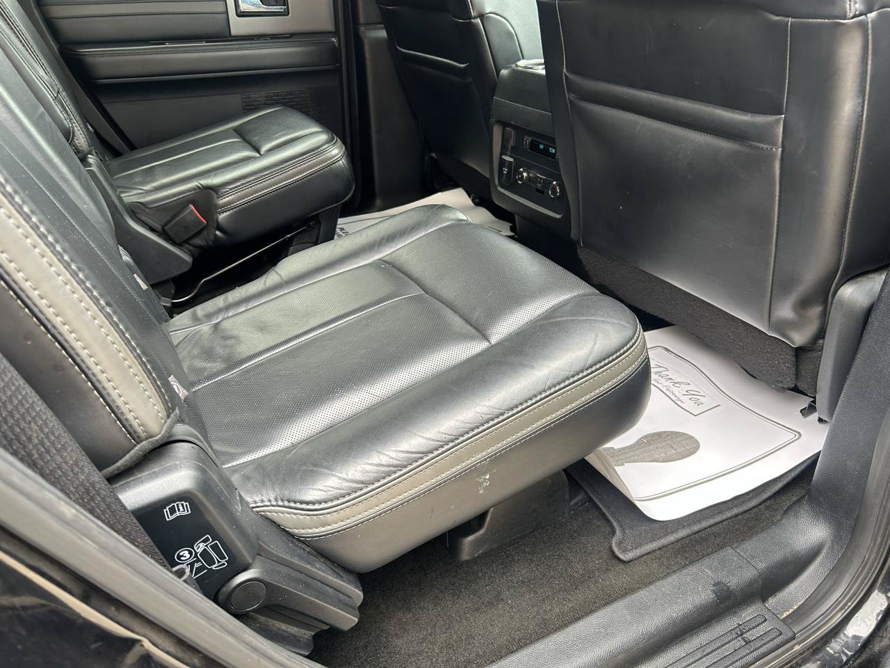 Used 2016 Ford Expedition Platinum AWD/4WD image 11