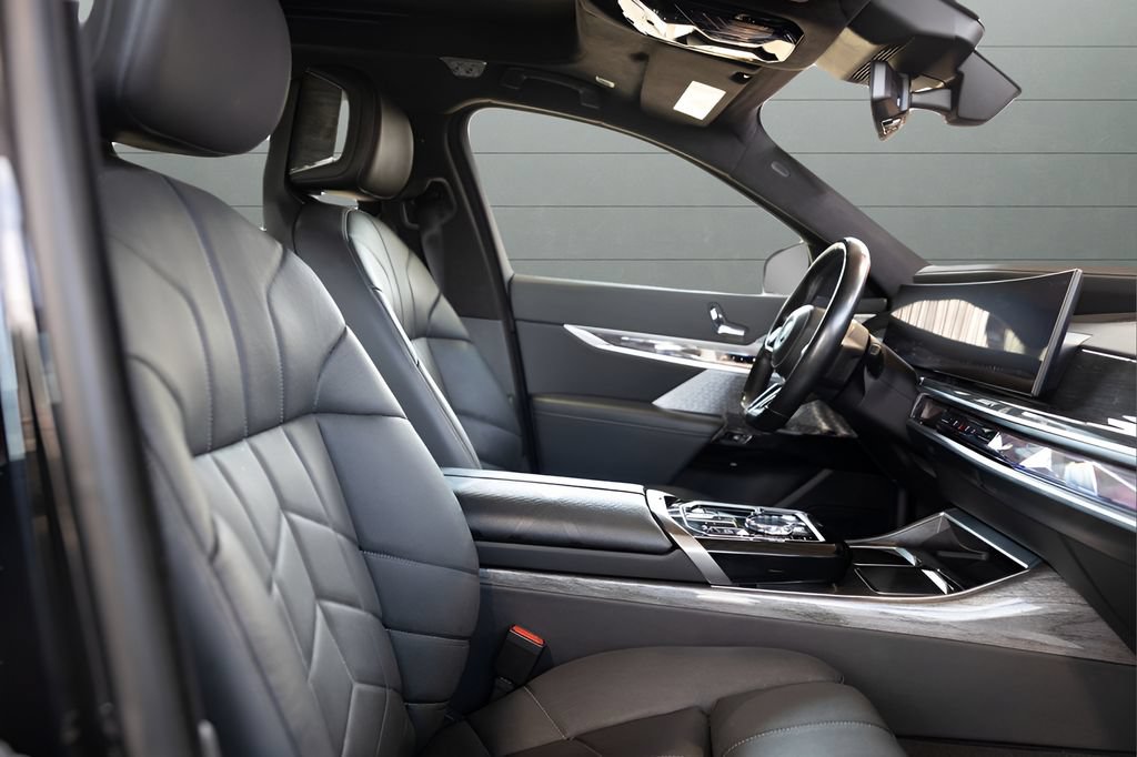 Used 2024 BMW i7 M70 AWD/4WD image 85