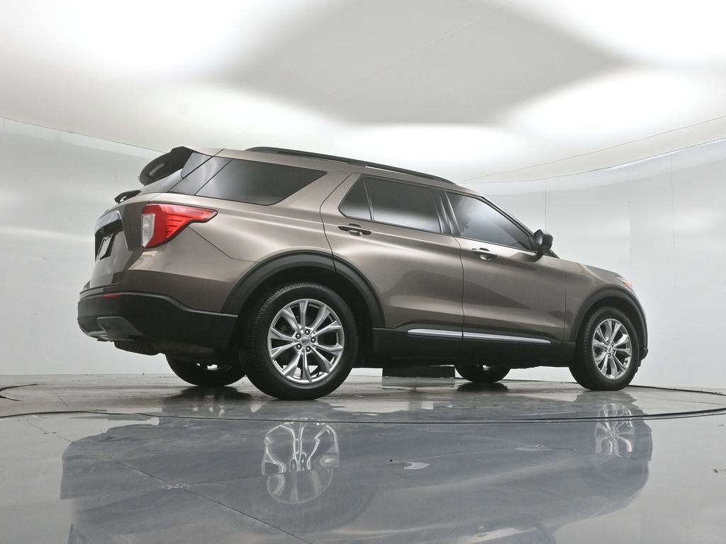 Used 2021 Ford Explorer XLT w/ Equipment Group 202A RWD image 47
