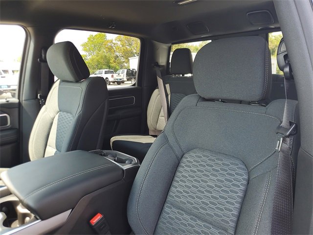 New 2026 RAM 1500 4x4 Crew Cab image 17