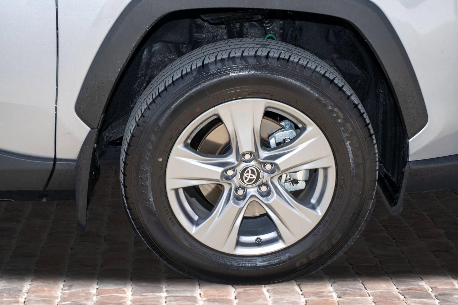 Used 2025 Toyota RAV4 XLE w/ Convenience Package image 41