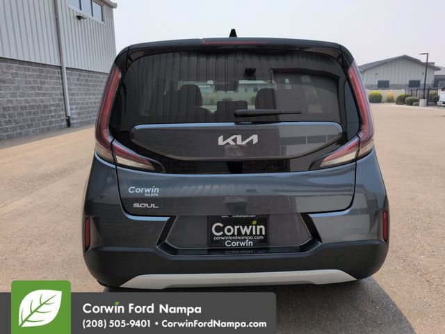 Used 2024 Kia Soul LX w/ Option Group 015 FWD image 4