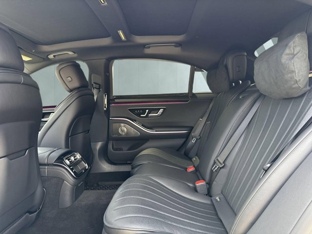 Used 2023 Mercedes-Benz S 500 4MATIC image 11