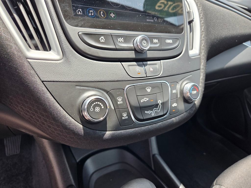 Used 2024 Chevrolet Malibu RS FWD image 25