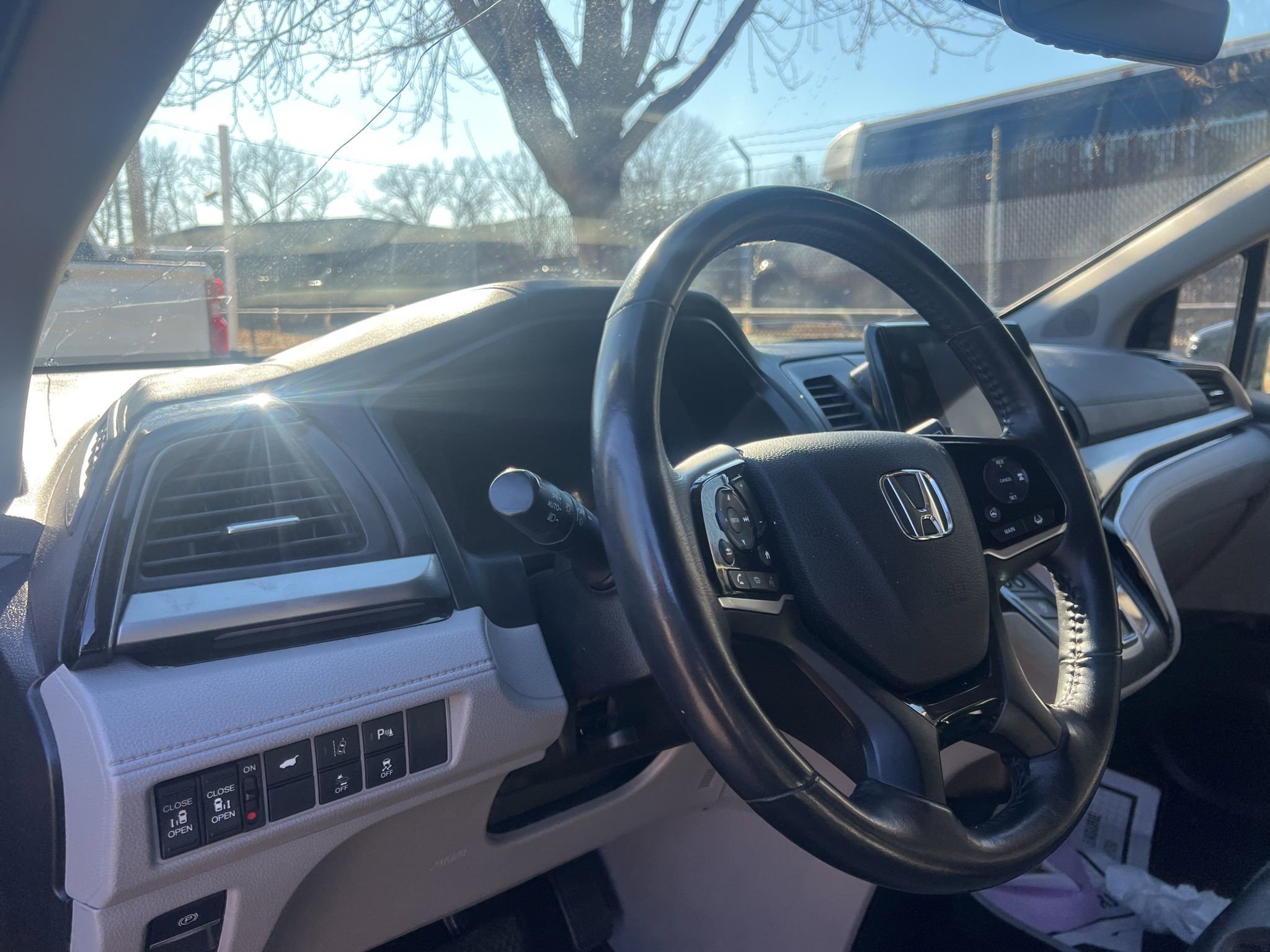 Used 2018 Honda Odyssey Elite image 11