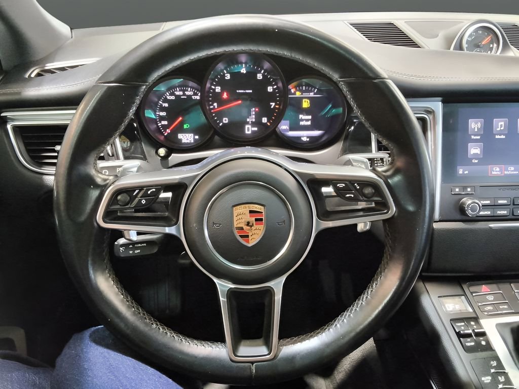 Used 2018 Porsche Macan w/ Premium Package image 29