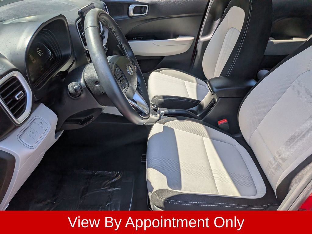 Used 2025 Hyundai Venue SEL FWD image 18