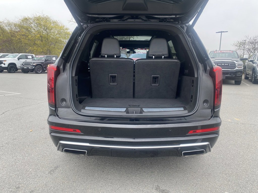 Used 2023 Cadillac XT6 Premium Luxury image 7