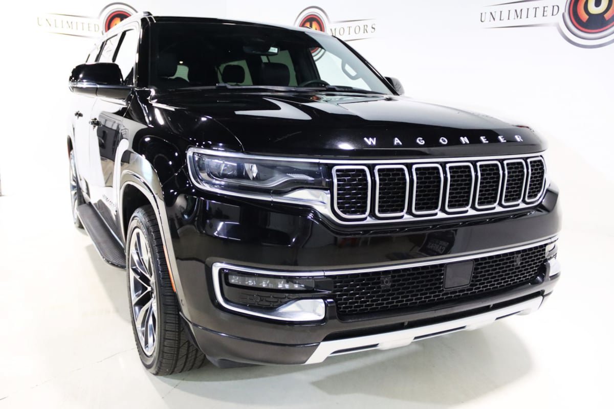 Used 2023 Jeep Wagoneer L Series II w/ Premium Group I AWD/4WD image 24