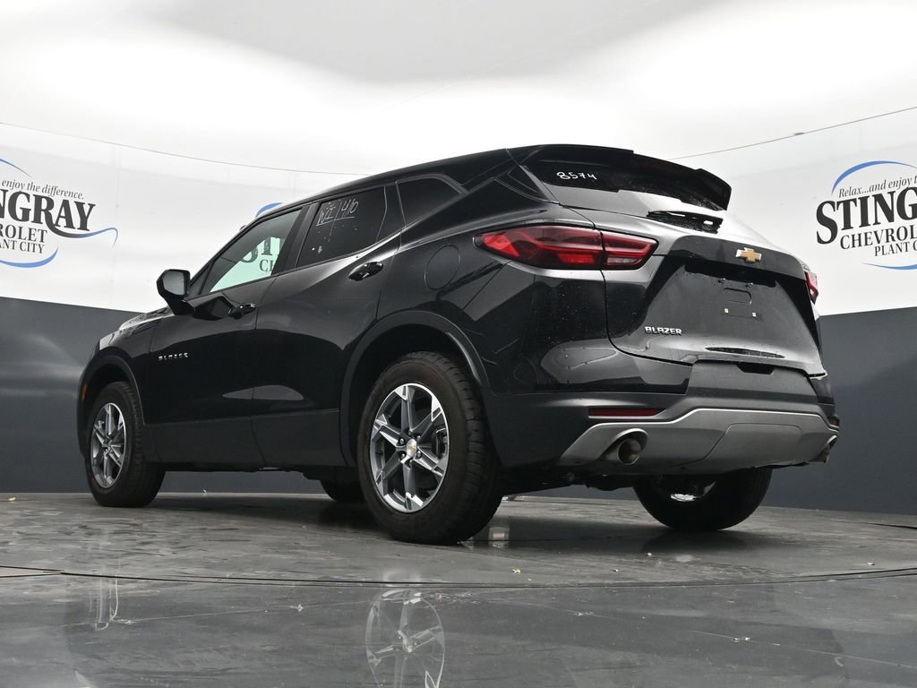 Used 2025 Chevrolet Blazer LT FWD image 30