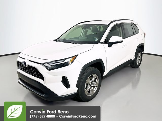 Used 2024 Toyota RAV4 XLE AWD/4WD image 4