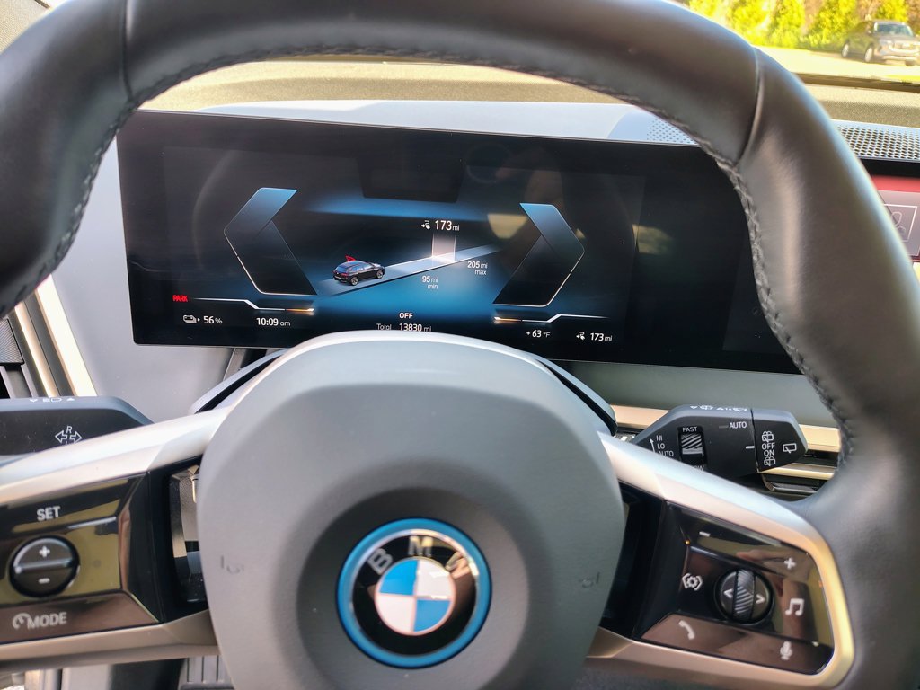 Used 2023 BMW iX xDrive50 w/ Ultimate Package 2 AWD/4WD image 22