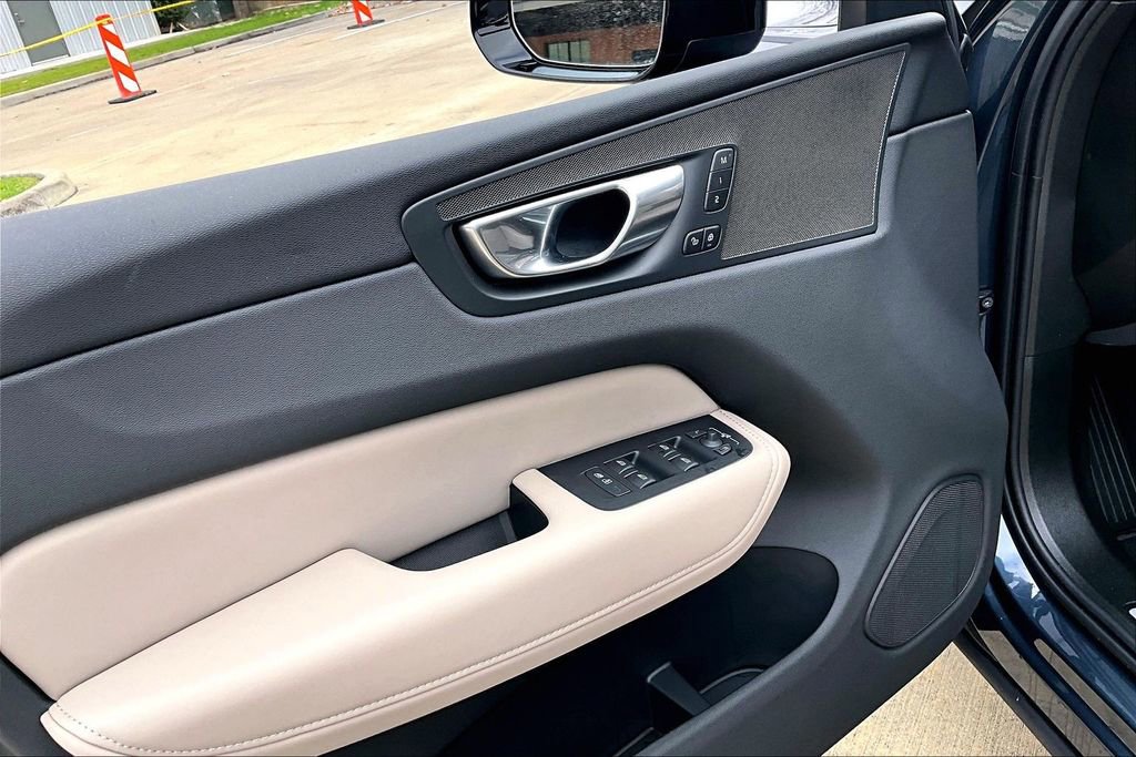 New 2026 Volvo XC60 B5 Plus w/ Protection Package Premier AWD/4WD image 30