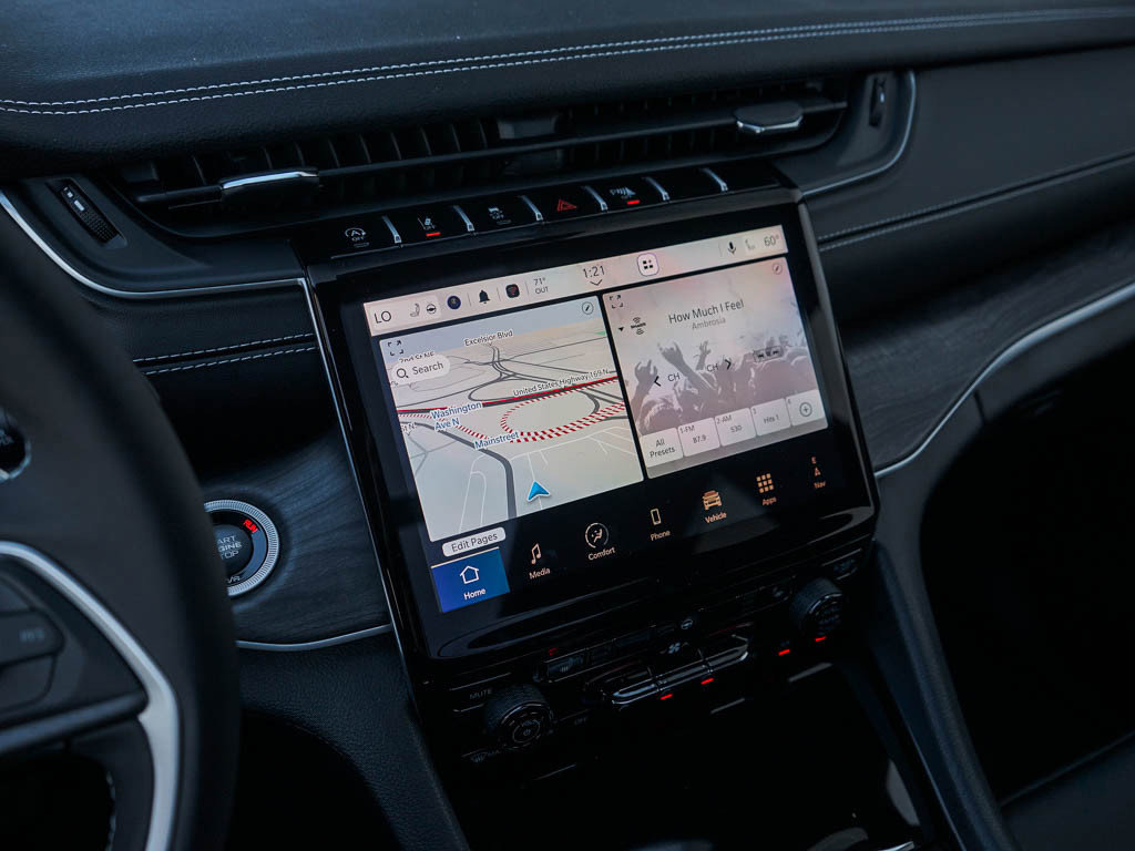 New 2025 Jeep Grand Cherokee Limited w/ Trailer Tow Package AWD/4WD image 24