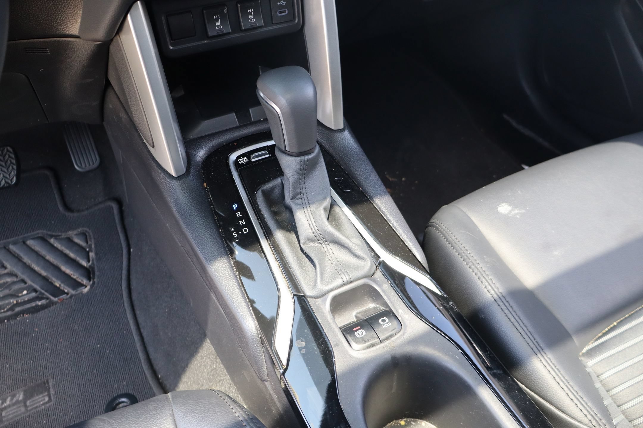 Used 2025 Toyota Corolla Cross AWD Hybrid w/ Convenience Package image 19