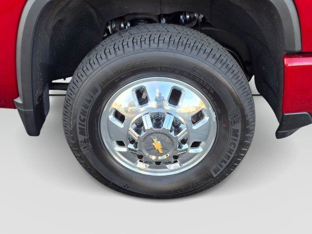 Used 2024 Chevrolet Silverado 3500 High Country w/ High Country Premium Package AWD/4WD image 9