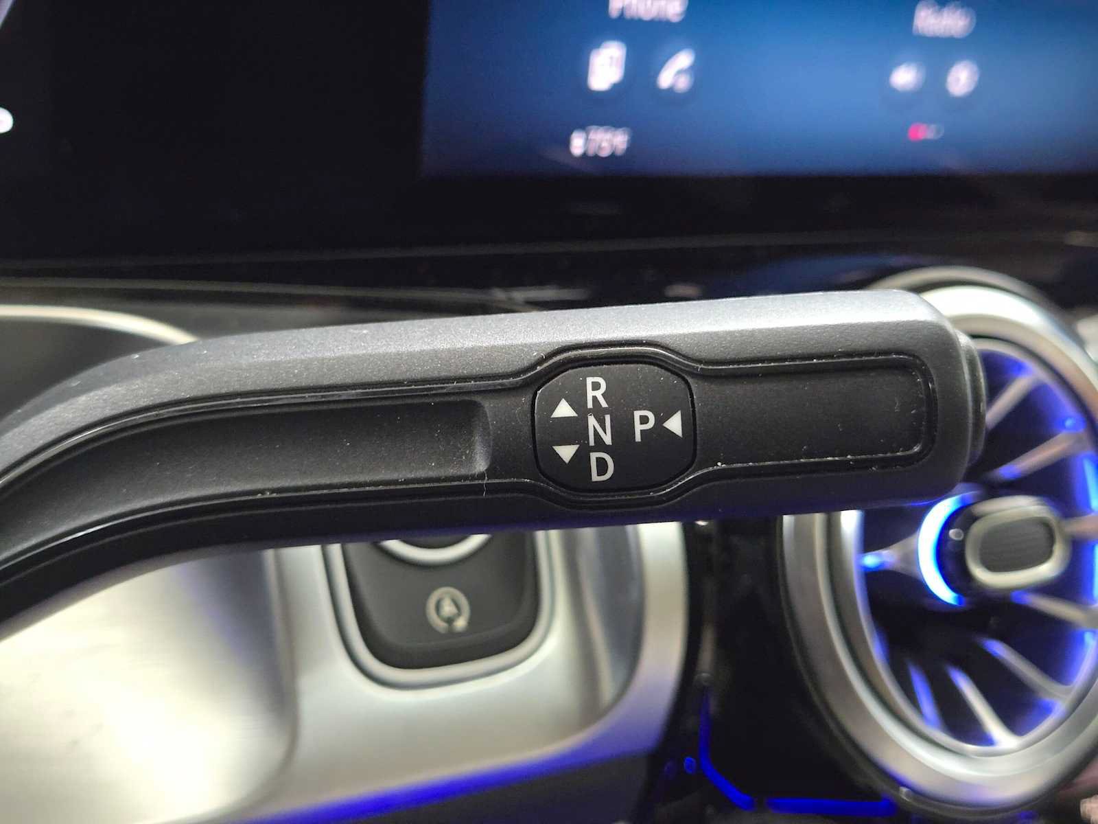 Used 2024 Mercedes-Benz GLB 250 4MATIC image 32