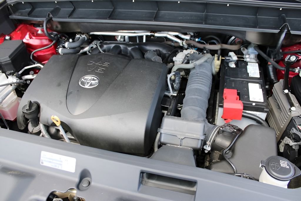 Used 2021 Toyota Highlander XLE AWD/4WD image 27