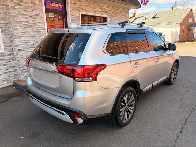 Used 2020 Mitsubishi Outlander SE AWD/4WD image 5