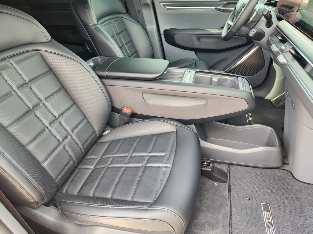 New 2026 Kia EV9 Land w/ Nightfall Edition Package AWD/4WD image 10