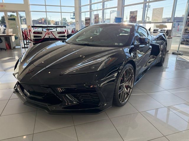Used 2021 Chevrolet Corvette Stingray Premium Cpe w/ Z51 Performance Package RWD image 4