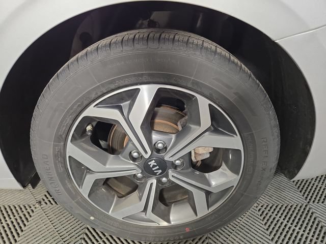 Certified 2021 Kia Forte LXS FWD image 10