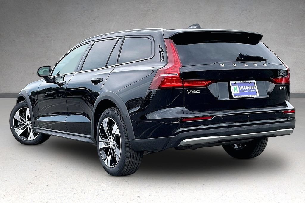 New 2026 Volvo V60 B5 Cross Country Plus w/ Climate Package AWD/4WD image 3
