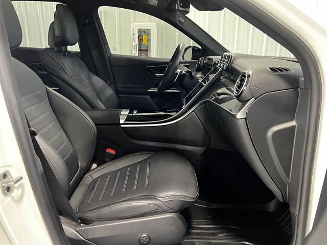 Used 2024 Mercedes-Benz GLC 43 AMG 4MATIC image 32