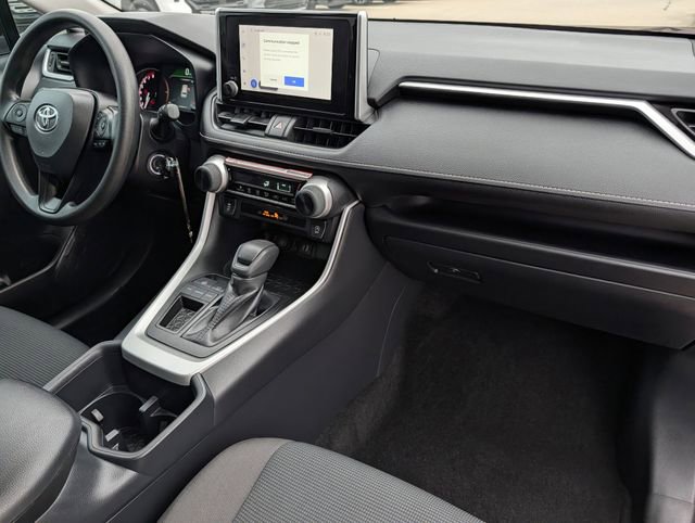 Certified 2025 Toyota RAV4 LE image 30