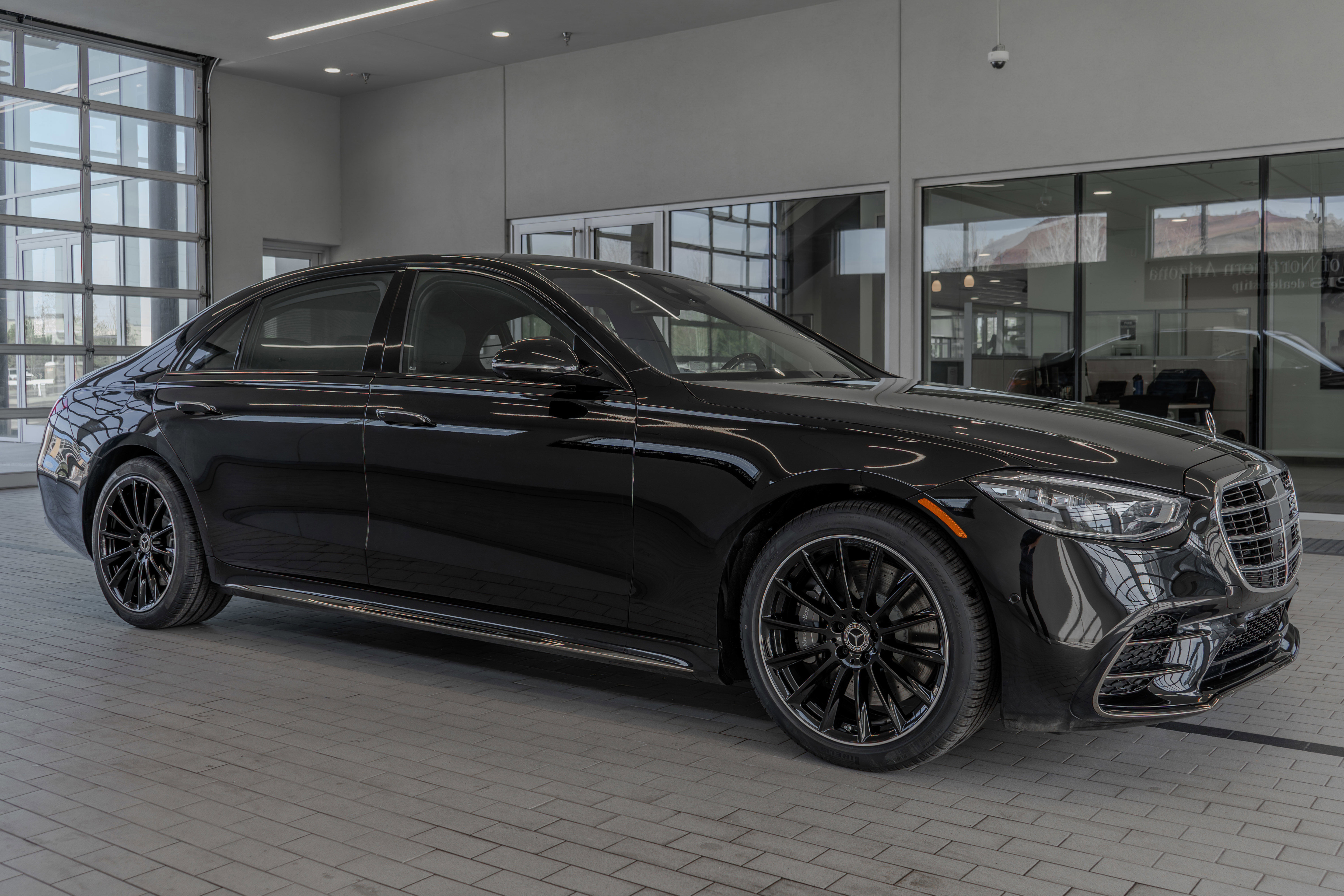 New 2025 Mercedes-Benz S 500 4MATIC image 12