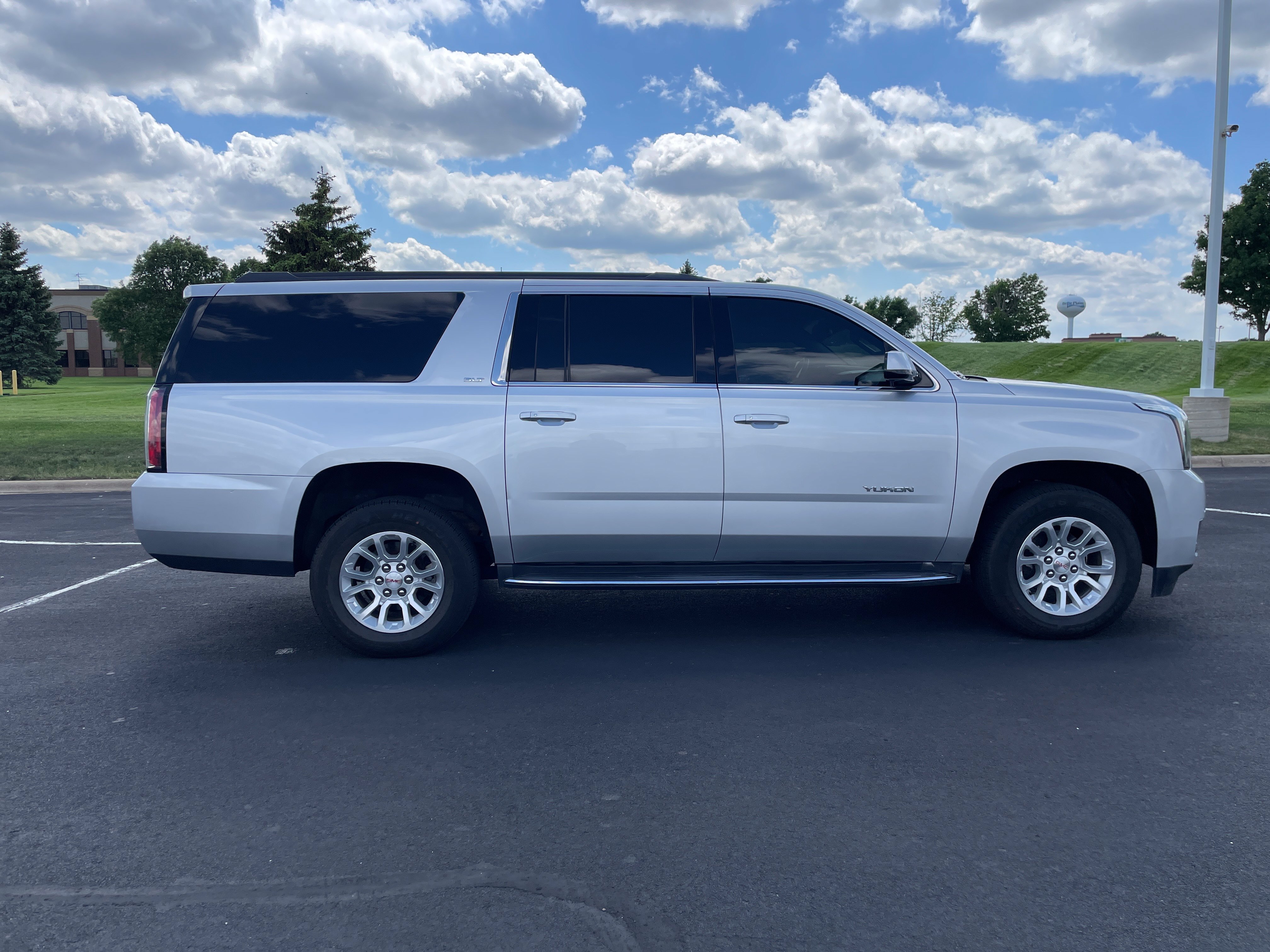 Used 2020 GMC Yukon XL SLT RWD image 6