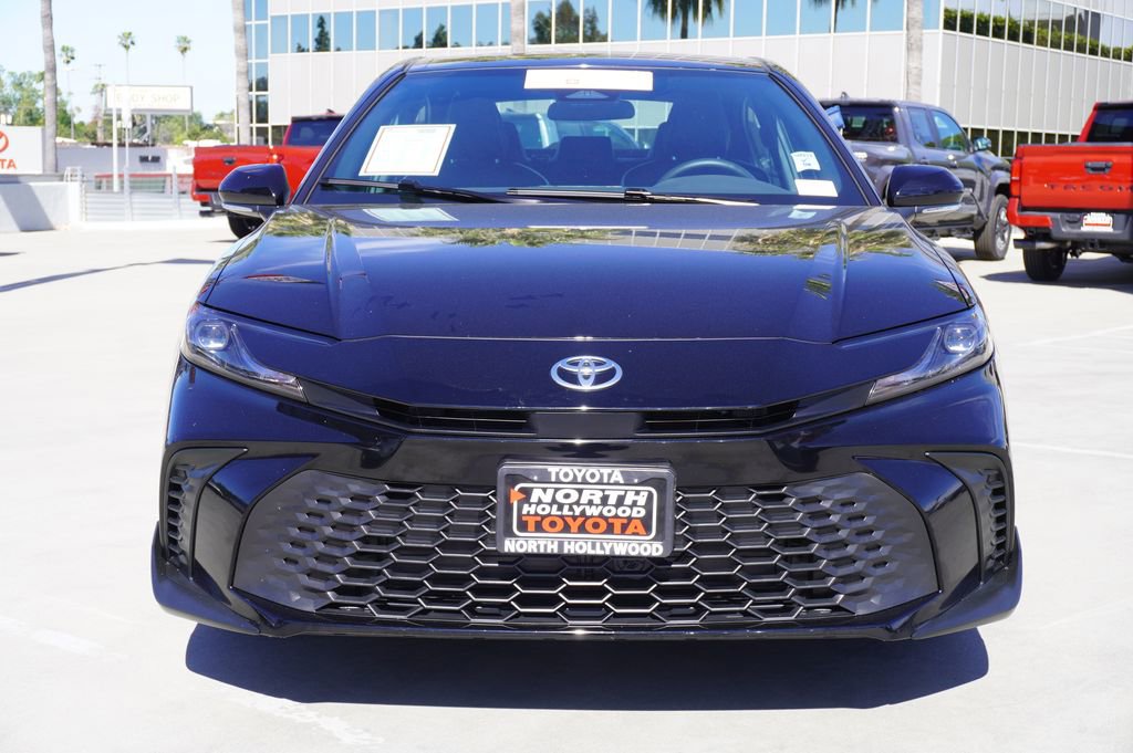 Certified 2025 Toyota Camry SE image 3