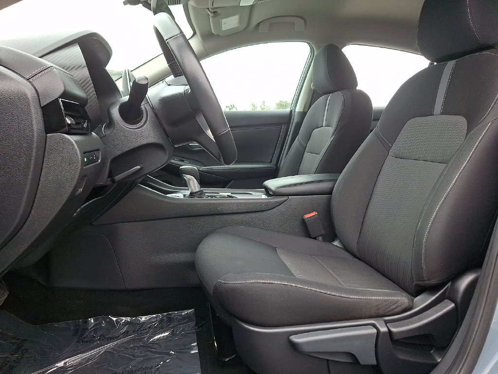 Used 2025 Nissan Sentra SV w/ All-Weather Package FWD image 14